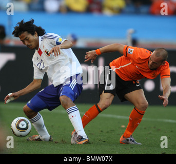 YUJI NAKAZAWA WESLEY & SNEIJDE Pays-bas / JAPON STADE DE DURBAN DURBAN, AFRIQUE DU SUD 19 Juin 2010 Banque D'Images