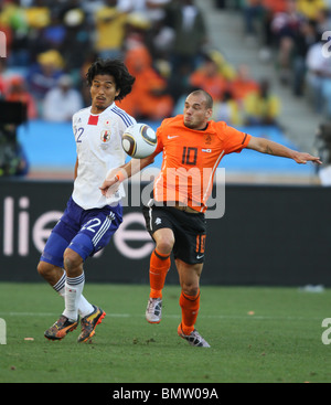 YUJI NAKAZAWA WESLEY & SNEIJDE Pays-bas / JAPON STADE DE DURBAN DURBAN, AFRIQUE DU SUD 19 Juin 2010 Banque D'Images