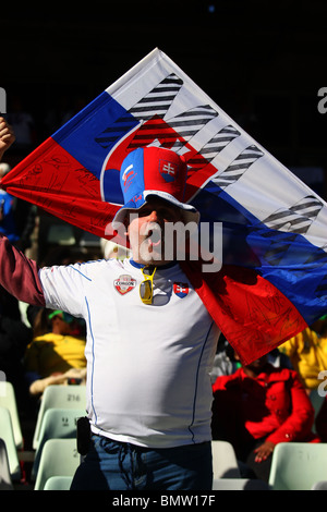 Ventilateur AVEC LA SLOVAQUIE LA SLOVAQUIE DRAPEAU PARAGUAY V Stade Free State à Bloemfontein, AFRIQUE DU SUD 20 Juin 2010 Banque D'Images