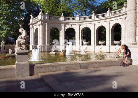 Märchenbrunnen im Volkspark Friedrichshain, Berlin, Allemagne Banque D'Images