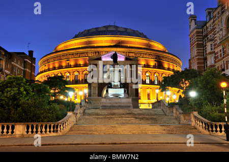 Royal Albert Hall London UK la nuit Banque D'Images