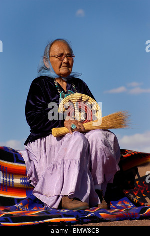 Personnes âgées femme Navajo de Monument Valley Banque D'Images