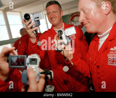 Les pilotes de la "Flèche Rouge", la Royal Air Force britannique aerobatic team défouler après avoir passé leur autorité d'affichage (PDA). Banque D'Images