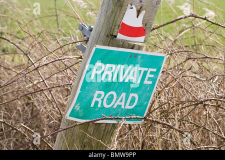 Panneau routier rural, "chemin privé". Le Norfolk. L'East Anglia. L'Angleterre. Banque D'Images