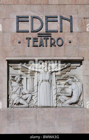 Détail de la façade à l'Eden théâtre cinéma, Lisbonne, Portugal Banque D'Images