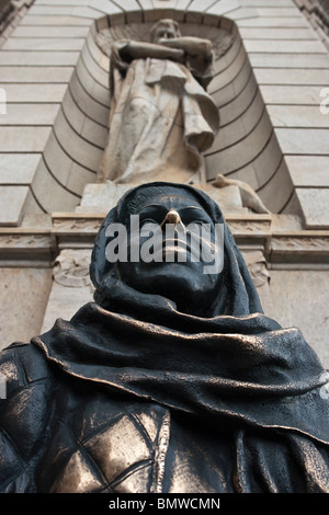 Statues at Théâtre Dramatique Royal Stockholm Suède Banque D'Images