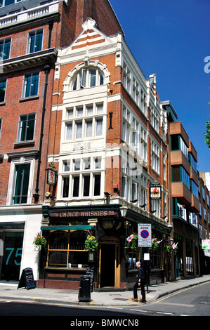 The Old Red Lion Pub, High Holborn, Holborn, London Borough of Camden, Greater London, Angleterre, Royaume-Uni Banque D'Images