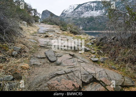 L'O'Shaughnessy Dam Hetch Hetchy formant le réservoir. Banque D'Images