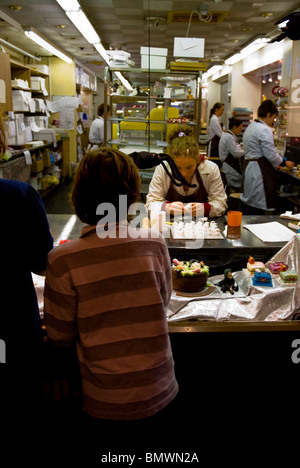 Cake Shop marché couvert d'Oxford en Angleterre Angleterre Europe Banque D'Images