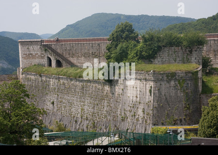 Ancien régime pierre ruines des fortifications de la citadelle Banque D'Images