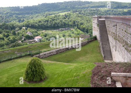 Ancien régime pierre ruines des fortifications de la citadelle Banque D'Images