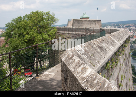 Ancien régime pierre ruines des fortifications de la citadelle Banque D'Images