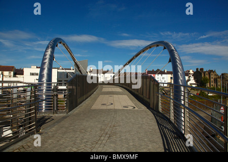 Le Celtic en acier inoxydable,pont passerelle,Holyhead Anglesey au nord du Pays de Galles, Grande-Bretagne,UK,. Banque D'Images