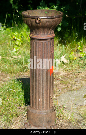 Fontaine fonte victorienne sur Bidston Hill. Banque D'Images