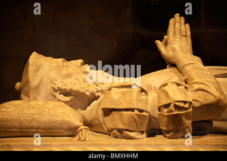 Neomanueline tombe de navigateur Vasco da Gama au monastère Mosteiro dos Jeronimos Jerominos à Belém, Lisbonne, Portugal, Europe Banque D'Images