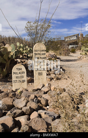 Tombe de Tom McLaury, Billy Clanton, et Frank Mclaury, Boothill Graveyard, Tombstone, en Arizona. Banque D'Images