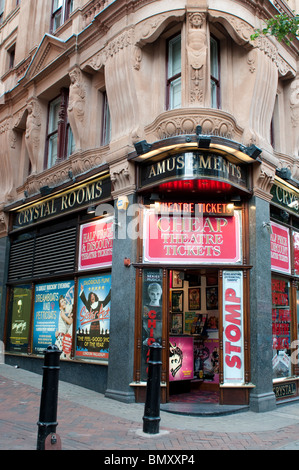 Box Office vendant à bon marché des places de théâtre, de Leicester Square, London, UK Banque D'Images