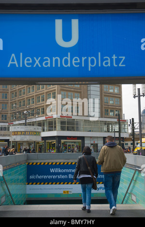 La station de U-Bahn Alexanderplatz Mitte Berlin Allemagne Europe entrée Banque D'Images