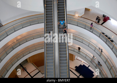 Vue de l'intérieur de centre culturel et artistique de Bangkok BACC dans le centre de Bangkok, Thaïlande Banque D'Images