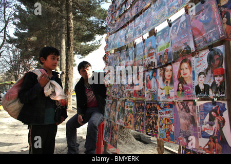 Films DVD illégaux à vendre à Kaboul, Afghanistan Banque D'Images