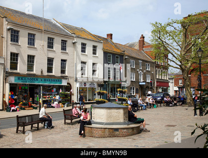 En scène Doo Square, Bucky un lieu de rencontre populaire situé dans le sud rue derrière l'hôtel de ville dans Bridport Banque D'Images