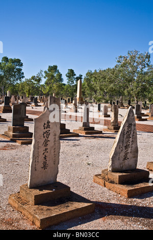 Plus de 600 tombes dans Broome Australi'un cimetière japonais témoignent sur les dangers rencontrés par les pêcheurs de perles japonais Banque D'Images