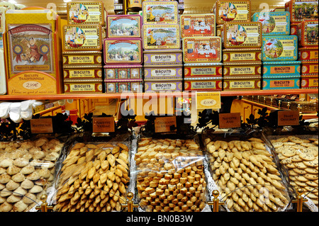 France, Provence, Salon de Provence, La pâtisserie Banque D'Images