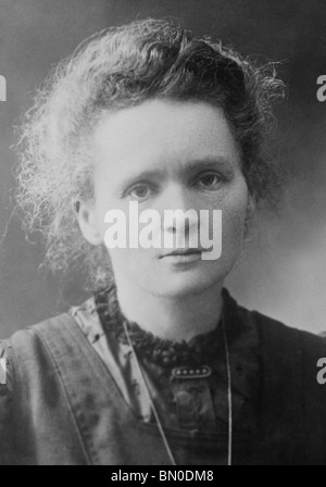 Photo Portrait c1911 de physicien chimiste  + Marie Curie (1867 - 1934) - pionnier de la radioactivité et lauréat de deux prix Nobel. Banque D'Images