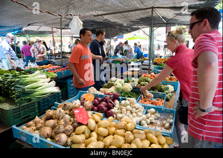 Les fruits et légumes au marché du dimanche de Pollensa, Mallorca 2010 Banque D'Images