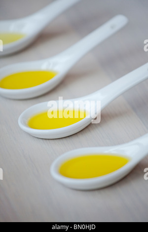 Des échantillons d'huile d'olive pour une dégustation Banque D'Images