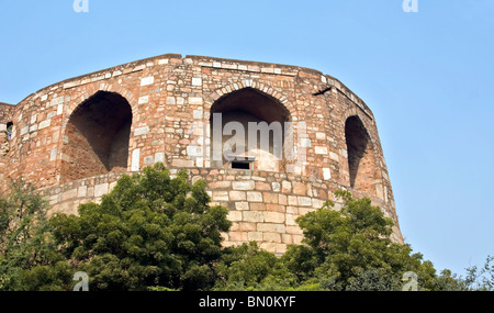 L'article de l'ancien fort [Purana Qila] à Delhi. Peut être vu à partir des terrains de Delhi Zoo. Banque D'Images