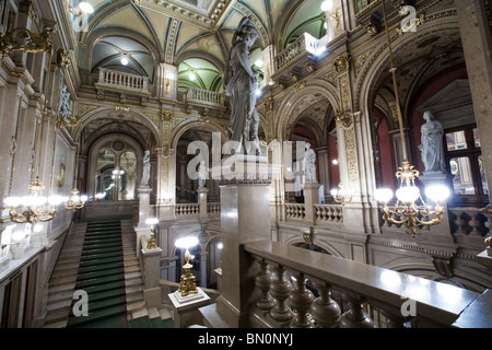 L'Opéra de Vienne foyer principal et le hall, Vienne, Autriche Banque D'Images