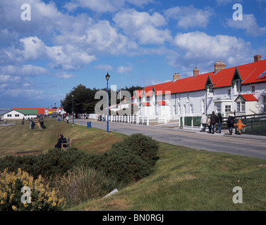 Maisons blanchies à la chaux le long de front de mer, Port Stanley, Îles Falkland, UK. Banque D'Images