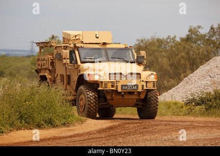 Un Husky Navistar protégés Tacticle véhicule d'assistance (TSV) de l'armée britannique. Banque D'Images