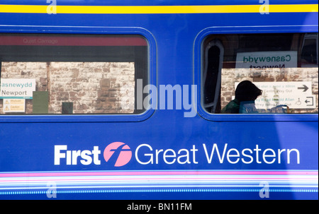 First Great Western logo sur train, Newport, Gwent Banque D'Images