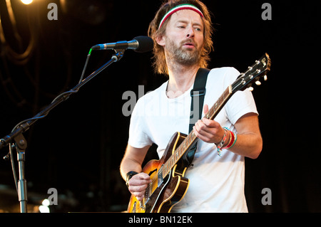 Thom York, invité spécial à Glastonbury 2010 live Banque D'Images