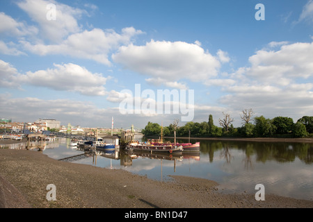 Sur la Tamise à Hammersmith. London, England, UK Banque D'Images