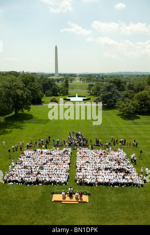 La Première Dame Michelle Obama prend la parole lors du "Let's Move !" événement chefs sur la pelouse Sud de la Maison Blanche, le 4 juin 2010. Banque D'Images