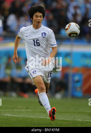 KI SUNG YUENG URUGUAY V CORÉE RÉPUBLIQUE NELSON MANDELA BAY STADIUM PORT ELIZABETH AFRIQUE DU SUD 26 Juin 2010 Banque D'Images