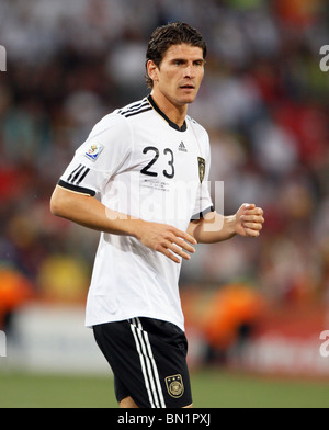 MARIO GOMEZ ALLEMAGNE V ANGLETERRE FREE STATE STADIUM à Bloemfontein, AFRIQUE DU SUD 27 Juin 2010 Banque D'Images