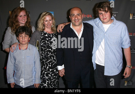 La famille Omid Djalili CREATIVE COALITION PRÉSENTE LA PREMIÈRE MONDIALE DE L'infidèle HOLLYWOOD LOS ANGELES CA 23 Juin 2010 Banque D'Images