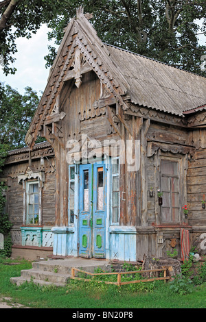 Maison en bois, années 1900, Moshny, Oblast de Tcherkassy, en Ukraine Banque D'Images