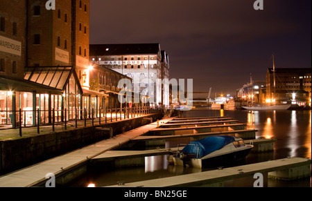 Gloucester Docks de nuit Banque D'Images