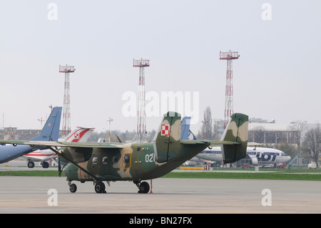 PZL M28 Bryza (signifie les ea breeze") fondée sur l'Antonov An-28 avion aéroport militaire Okecie, Varsovie, Pologne Banque D'Images