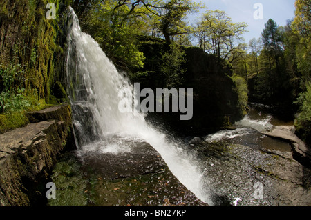 Sgwd Oisans-Gwyn, cascade d'Afon Mellte, Ystradfellte, parc national de Brecon Beacons, Powys, Pays de Galles, Royaume-Uni, Europe Banque D'Images