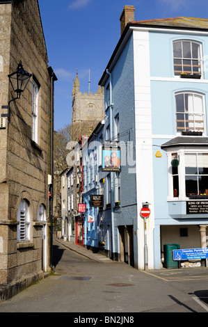 Vieilles rues étroites dans le centre-ville de Fowey Banque D'Images