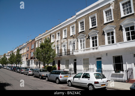 Une rangée de propriétés exclusives de Denbigh Street, Pimlico, Londres, Royaume-Uni. Banque D'Images