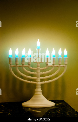 Hanukkah Menorah, un chandelier à neuf Banque D'Images