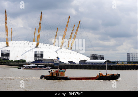 02 Millennium Dome situé sur la péninsule de Greenwich donnant sur la Tamise, dans le sud-est de Londres. Banque D'Images