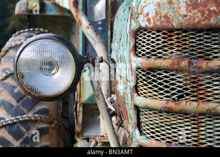 vieux tracteur Banque D'Images